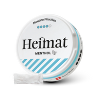 Heimat Nicotine Pouches Menthol weiße Dose mit blauem Design und einzelnem Pouch, Stärkeanzeige mit 4 von 5 Punkten