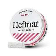 Heimat Nicotine Pouches Wild Cherry Dose mit weißem Beutel, rosa Streifen, Stärkeanzeige und Schweizer Herstellung